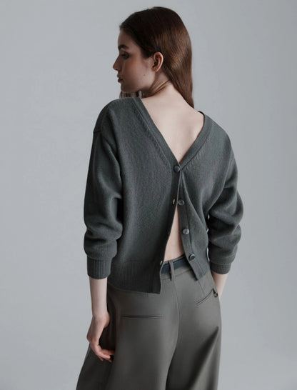 BIG - Back-neck sweater