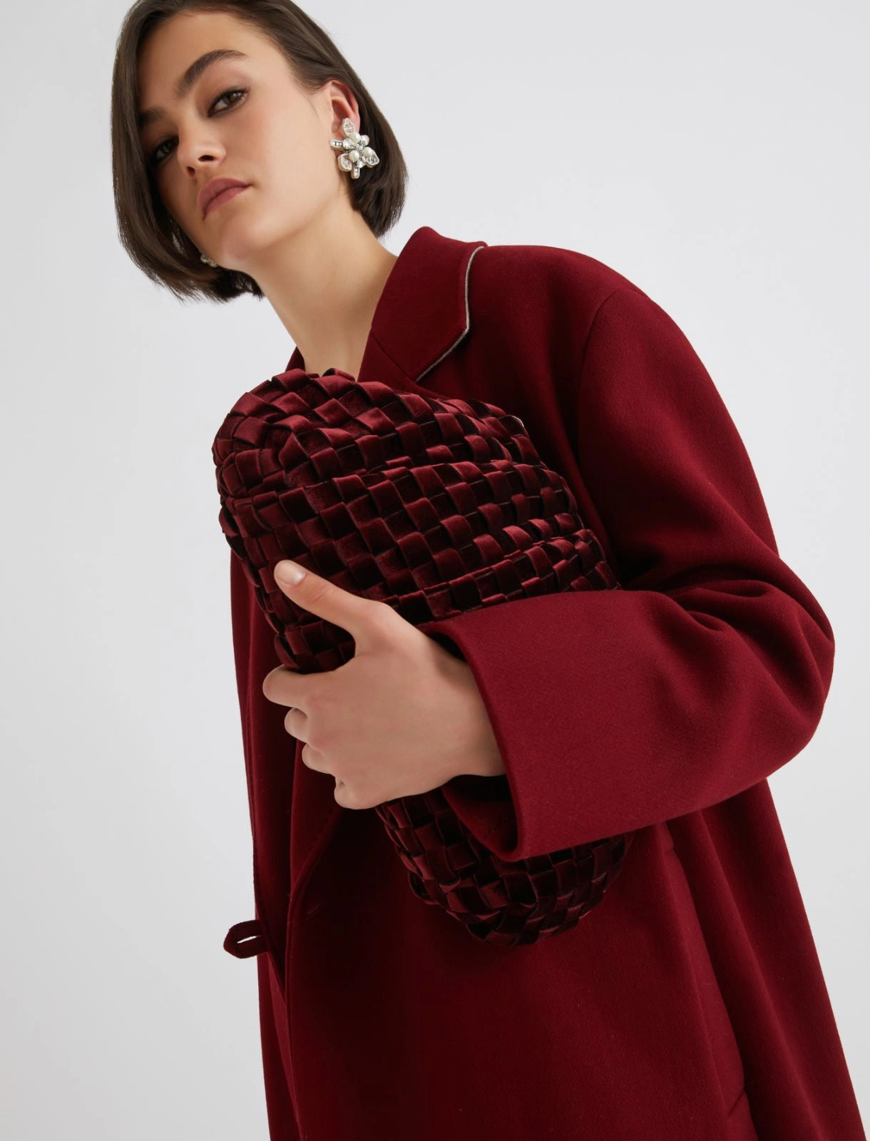 POLDER - Unstructured woven clutch