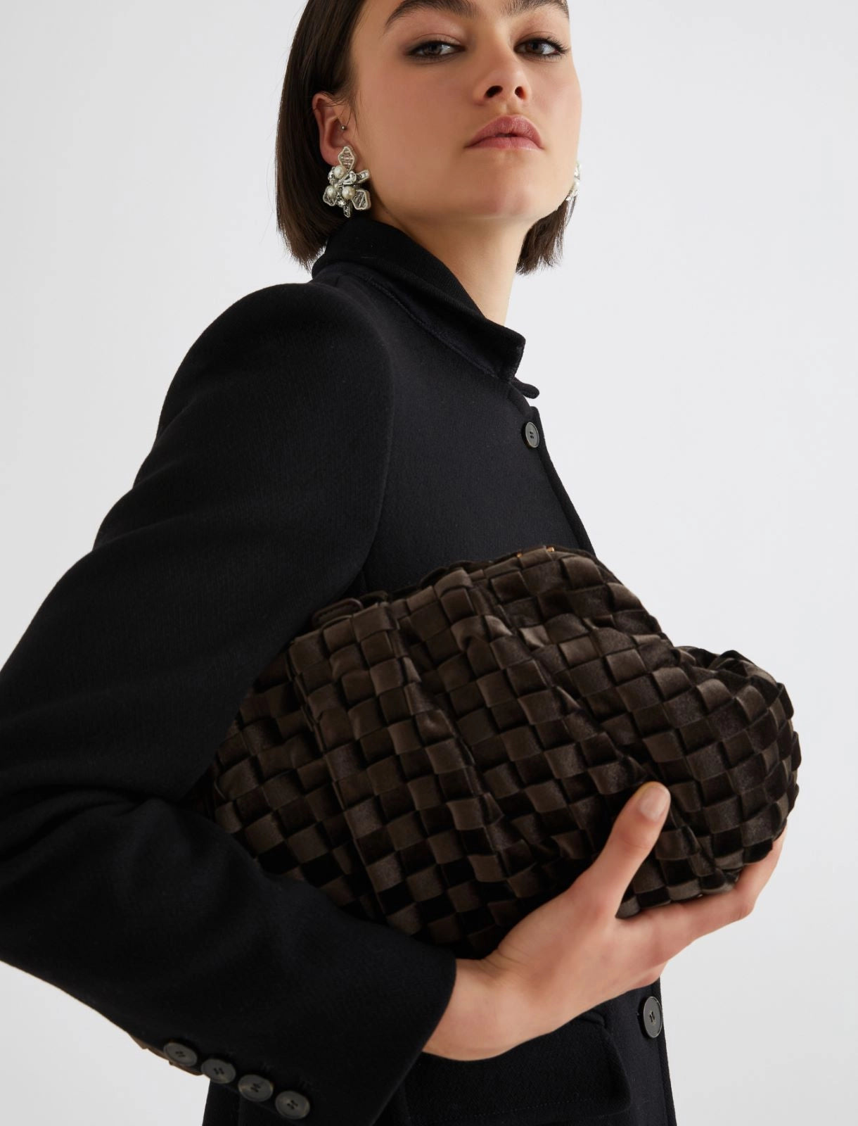POLDER - Unstructured woven clutch