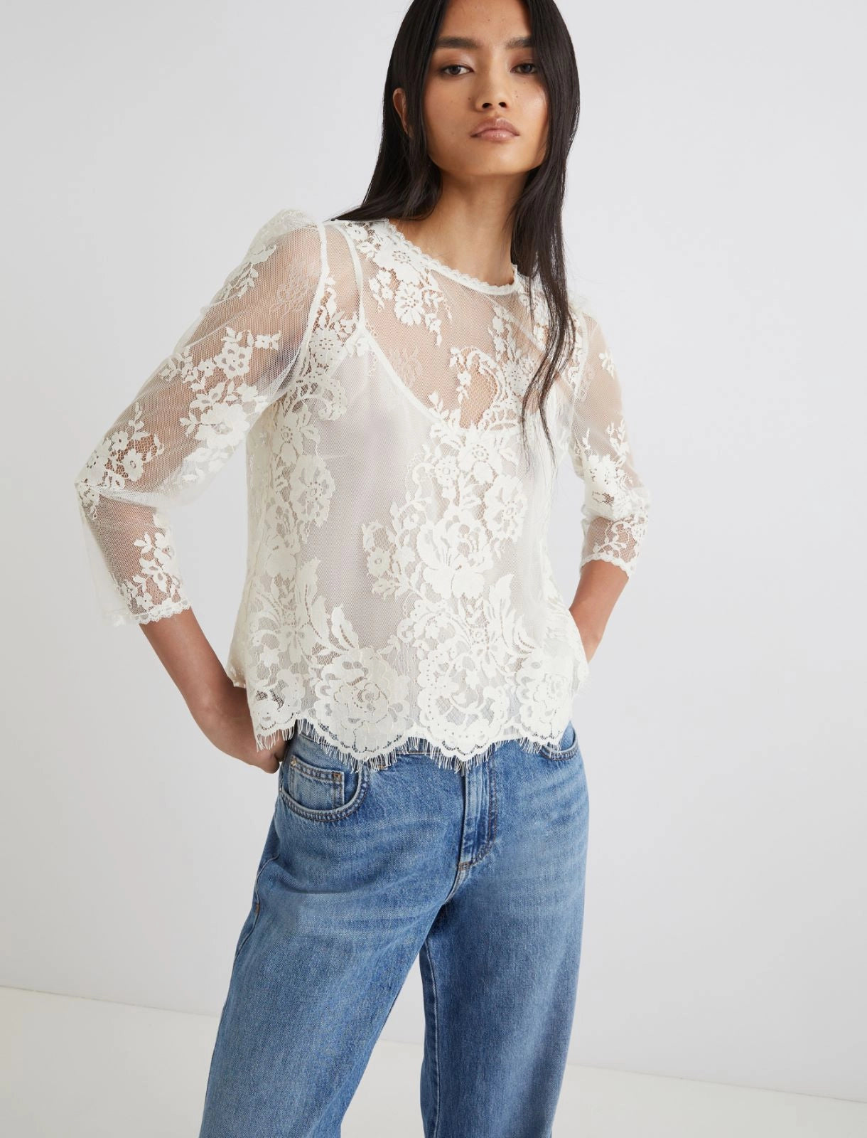 IONE - Chantilly lace blouse