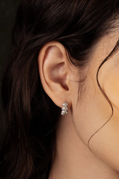 UP AND DOWN - Up and Down Earrings with Pearls